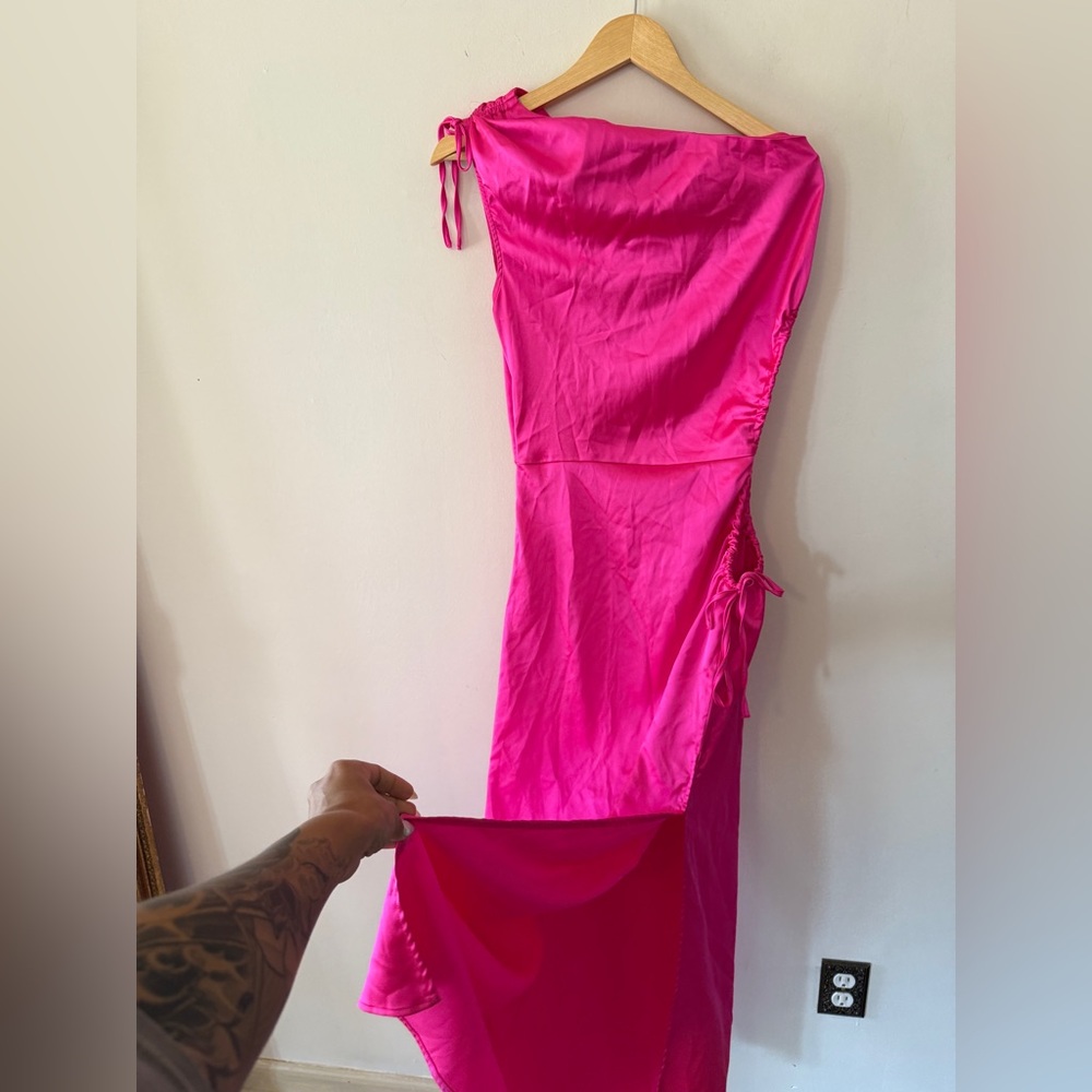Elegant Pink One-Shoulder Nour Maxi Dress - Picture 7 of 10